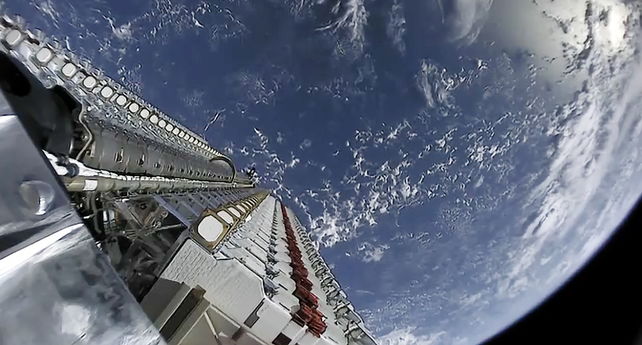 Starlink_Mission_(47926144123)